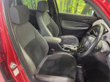 運転席シート廻りは使用感も少なく、良好な状態となっています。前オーナー様が丁寧に使っていたことがよくわかりますね。