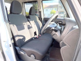 運転席シート廻りは使用感も少なく、良好な状態となっています。前オーナー様が丁寧に使っていたことがよくわかりますね。