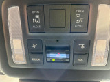 【両側スライドドア】駐車場で隣の車との間隔が狭く乗りにくい時、スライドドアなら安心!ドアオープン時も幅を取らず、開口部が広いので乗り降りがとっても簡単です。大きな荷物の出し入れも後席から可能♪