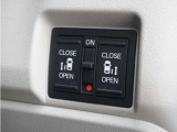 ◆両側電動スライドドア◆狭い駐車場でも乗り降りが楽々♪お子様が隣の車にドアを当ててしまう心配もございません!小さなお子様連れの方もこれで安心。