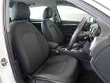 Audi車はどの車種も全てレザーハンドルです。そこにはAudiのこだわりがあり質感の高いレザーでしっかりと手に馴染み、高級感を演出します。