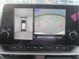 アラウンドビューモニターで車の周囲の情報が室内でわかります。