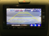 【リアカメラ】車庫入れや後退時に、自分自身の目で見きれない範囲をそっと助けてくれます。モニター越しに状況を確認できる安心感が、毎日の運転をより落ち着いた、スムーズなものへと導きます。