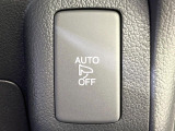 【電動格納ミラー】サイドミラーは電動格納式となっており、狭い駐車場でもキズがつくリスクを抑えられます。