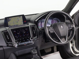使いやすさや安全性を追求したステアリング周り!高級車ゆえにスイッチ類が多いのも特徴ですね!考え尽くされた配置ですぐに使いこなす事が出来ますのでご安心下さい!是非、体感してみて下さい!!
