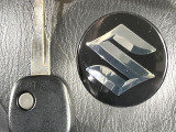 【キーレス】少し離れた場所からでもボタン一つでドアの開錠・施錠ができるのでとっても便利!ドアの鍵穴周りに傷をつけることもありません♪