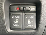 【両側パワースライドドア】スマートキーや運転席のスイッチで後席両側スライドドアの開閉が可能♪電動だから力を入れてドアを開ける必要が無く、小さなお子様でも簡単に開け閉めでき快適です♪