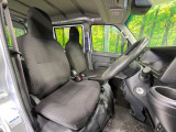 運転席シート廻りは使用感も少なく、良好な状態となっています。丁寧に使われていたことがよくわかりますね。