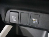 12V電源ソケット、USB接続端子!使いやすい場所に!装備が充実しています♪