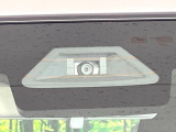 【スズキ セーフティサポート】走行中に前方の車両等を認識し、衝突しそうな時は警報とブレーキで衝突回避と被害軽減をアシスト。より安全にドライブをお楽しみいただけます。