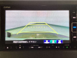 【バックカメラ】運転が苦手な方も車庫入れラクラクです!ギアをリバースに入れれば自動的に切り換わりますので、面倒な操作は不要です♪狭い駐車場もお車を傷つけず安心ですね!