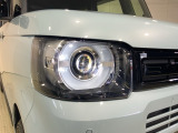 LEDヘッドライトで夜道も安心!