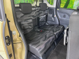 後部座席も気になるようなキズ・汚れやへたり等、大きなダメージはなく、良好な状態です。