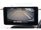 もちろんリアカメラも装備。安心、安全のために駐車時などの後方死角を減らします。