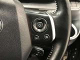 【ステアリングスイッチ】運転中に視線を前に向けたまま操作できます。
