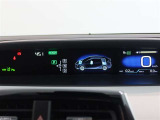 とっても見やすいメーターです。夜間時はラグジュアリーな気分にさせてくれる照明が魅力ですので、夜のドライブも楽しみになりますよ♪