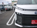 暗闇でも前方をくっきりと照らしてくれるライトです。夜の運転でも安心ですね。