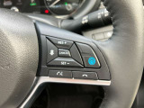 プロパイロット。単調な&ldquo;渋滞走行と長時間の&ldquo;巡航走行。高速道路で負担を感じる二大シーンで、アクセル、ブレーキ、ステアリング操作をクルマがサポート。高速走行におけるドライバーの負担を軽減します。