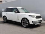 Range Rover のボディカラーの中でも特に人気の高い「オストゥーニパールホワイト」光の当たり方で柔らかく輝く上品なパール感が特徴です。