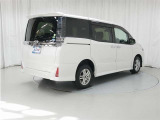 バックカメラ付きなので後方を確認しながら安心して駐車することができます。