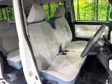 運転席シート廻りは使用感も少なく、良好な状態となっています。丁寧に使われていたことがよくわかりますね。