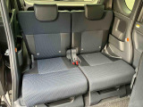 フルLEDオートライトです。ハイビームで走行中に先行車や対向車を検知すると、部分的に遮光し先行車や対向車に配慮しつつ高い夜間視認性を確保します!