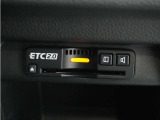 ◆ETC2.0装着◆進化したドライブ体験。料金収受システムだけだったETCが生まれ変わって、高速道路を賢く使うETC2.0に進化しました。多彩な情報サービスが便利で快適なドライブ体験を提供します。