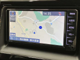 純正ナビを装備。タッチパネル式で使いやすく、お出かけもラクラクです。