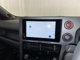 ディスプレイオーディオを装備。スマホとクルマをつなぐことで、これまでのナビに加えて、いろんなサービスが楽しめます。
