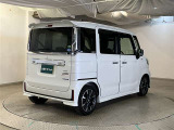リヤ、後ろから見るとまた車の印象が変わってきますね☆☆