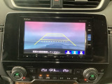 【バックカメラ】運転が苦手な方も車庫入れラクラクです!ギアをリバースに入れれば自動的に切り換わりますので、面倒な操作は不要です♪狭い駐車場もお車を傷つけず安心ですね!