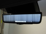 デジタルインナーミラー装備!車両後方のカメラの映像をデジタル補正で視認性を向上させてインナーミラー内に表示します♪視界を遮るものがなく、後席に同乗者がいても後方を確認しやすく安心です♪