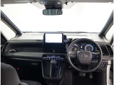 オシャレなインテリアで運転する気分も盛り上がりますよね^^