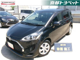 ブラックマイカのシエンタ入荷しました。 子育て中のご家族の味方がこのシエンタ!室内も広々していて、後部座席から運転席への移動もできます!ベビーカーや三輪車も楽々載せられますよ!