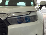 LEDヘッドライトは、点灯の瞬間から最大光量を発揮し、突然暗くなるトンネルなどでの安定感を高めます。