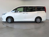 両側パワースライドドア付きだから、狭い駐車スペースなどでの 乗り降りラクラク!小さなお子さまのいるご家庭には嬉しい装備。