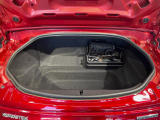 普段のお買い物や通勤、送迎等に十分な荷室スペースを確保しております。