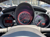 メーター。中央はNISMOの特徴であるレッドリングを持つタコメーター。