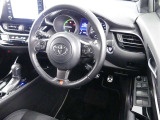 【運転席】運転席周りの画像です。プロの手で隅々までクリーニングしています。ご来店いただき実際に見てみてくださいね☆