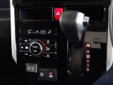 電動パーキングブレーキ・ブレーキホールドを装備してます。ホールド機能は信号待ちが多い一般道で疲労軽減になり、大好評です!