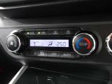 車内の温度管理に便利なオートエアコン☆