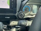 インテリジェントキーのプッシュスタートスイッチです。エンジンの始動はブレーキペダルを踏みながらこのスイッチを押すだけで始動できます