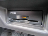 『ETC2.0』を装着しています♪♪ 有料道路での料金所の手間を省いて運転に集中できます♪♪ 車から離れる時はカードの抜き取りをお忘れなく♪♪