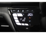 スイッチも大きく使いやすいレイアウトの空調操作パネルです!操作もしやすく車内をいつでも快適にドライブできるオートエアコンとなっております!