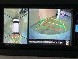 パノラミックビューモニター付きです。車両を上から見たような映像をディスプレイオーディオ画面に表示。運転席からの目視だけでは見にくい、車両周辺の状況をリアルタイムでしっかり確認できます。