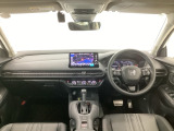 【前方視界】開放的な前方視界!運転がしやすく疲れにくいです♪窓が大きく、見通しがとっても良いおクルマですよ♪