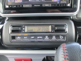 オートエアコンですので、車内を快適な空間に出来ます♪