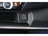 スマートフォンなどの音楽再生が可能なUSB接続ジャック装備車両です♪♪♪
