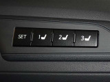 運転席のパワーシートは3名様分までメモリー機能付きです。