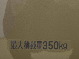 WEB掲載時にはお車に付いている装備と、様々な写真をたくさん載せるように心がけております。1台1台特徴をとらえたキャッチコメントを掲載しています。